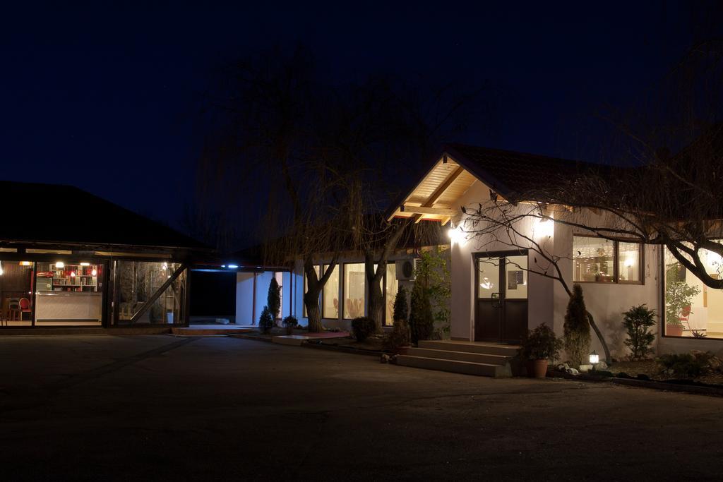 קמפינה Pension Club Montana מראה חיצוני תמונה