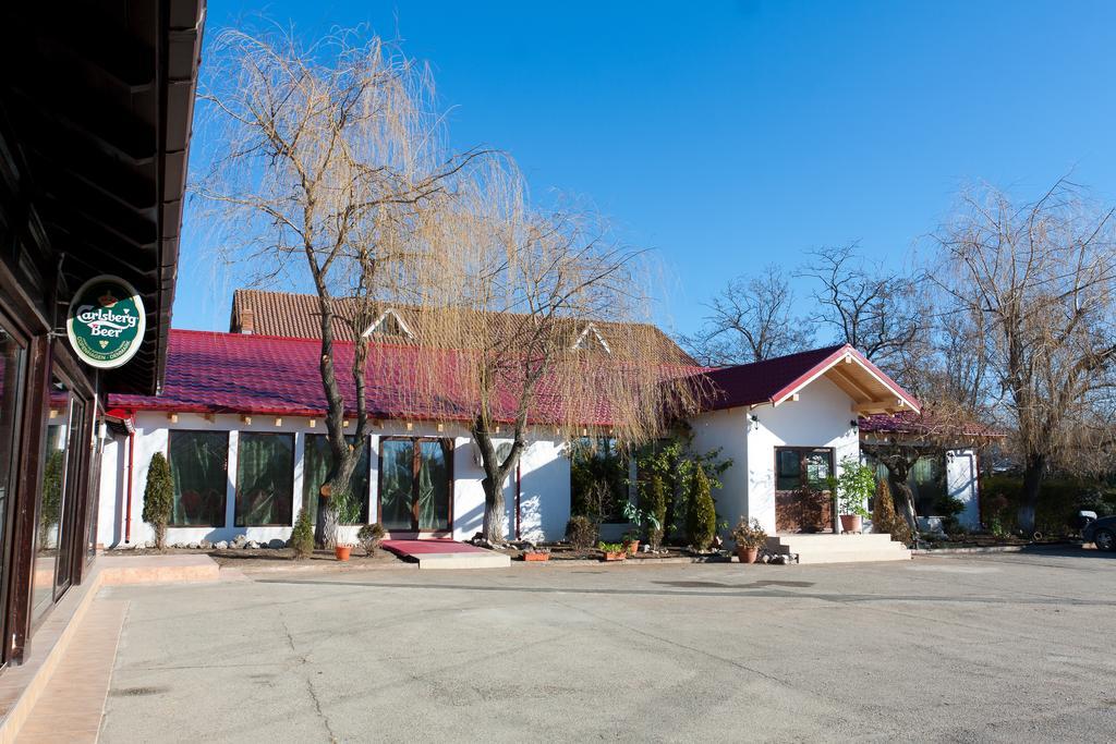 קמפינה Pension Club Montana מראה חיצוני תמונה