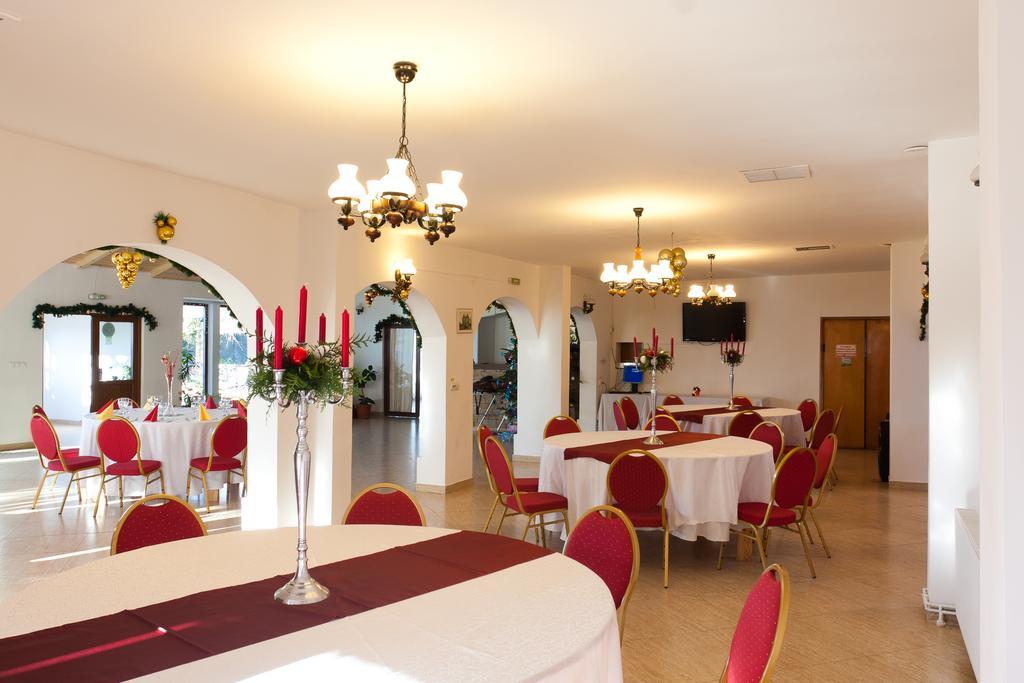 קמפינה Pension Club Montana מראה חיצוני תמונה