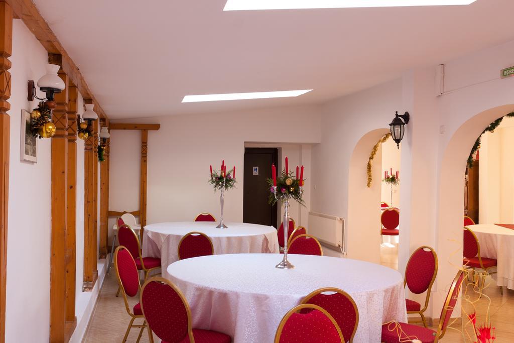 קמפינה Pension Club Montana מראה חיצוני תמונה