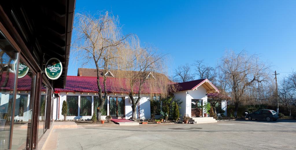קמפינה Pension Club Montana מראה חיצוני תמונה