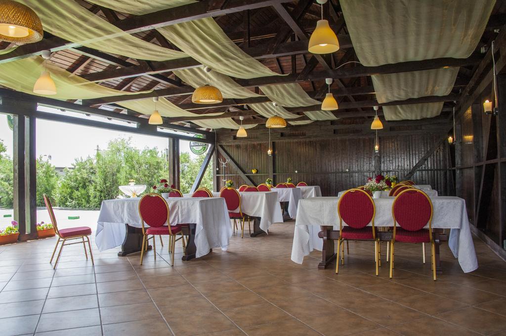 קמפינה Pension Club Montana מראה חיצוני תמונה