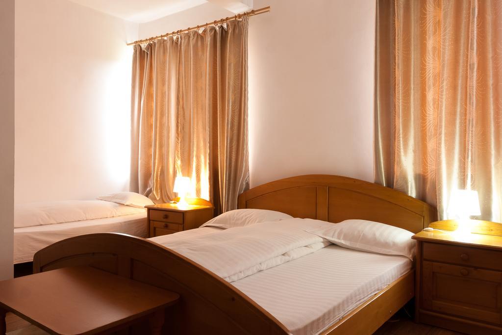 קמפינה Pension Club Montana מראה חיצוני תמונה